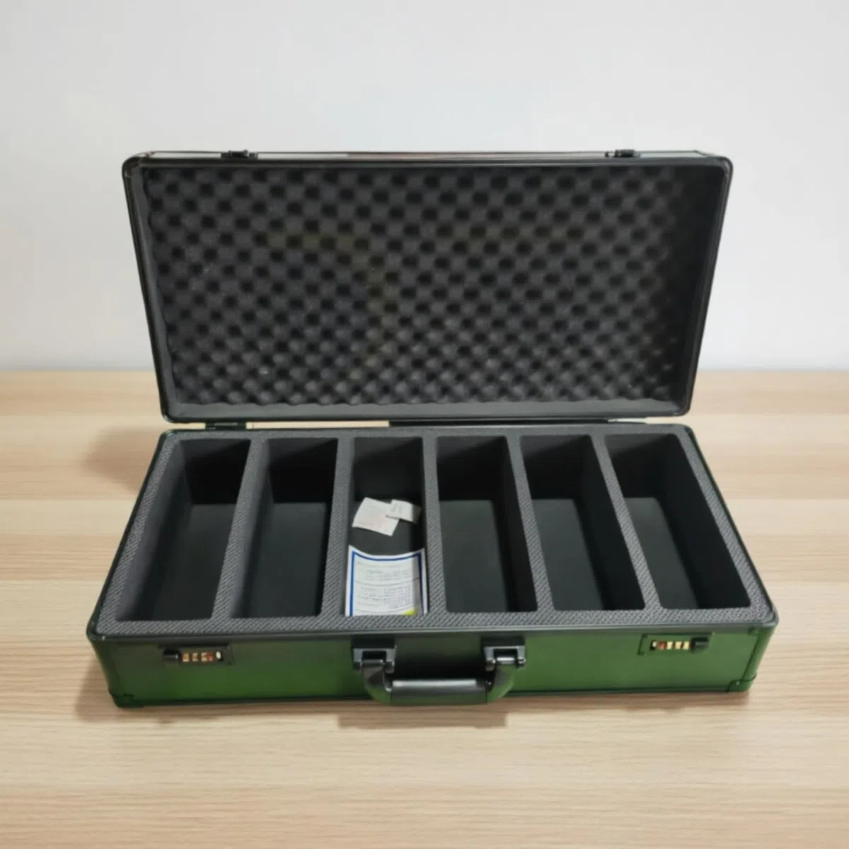Kartenaufbewahrungskoffer Sammelkarten Box Etui Koffer Hülle mit Tragbarem Design Und Innenfächern für Schutz Transport, 3 Kartenfächer + 45 Steckplätze Mit Zahlenschloss