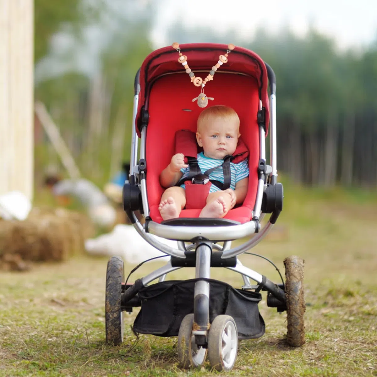 Kinderwagenkette aus Holz und Häkeln Niedliche Tierform Kinderwagenspielzeug mit Glocke für Baby Mädchen Junge