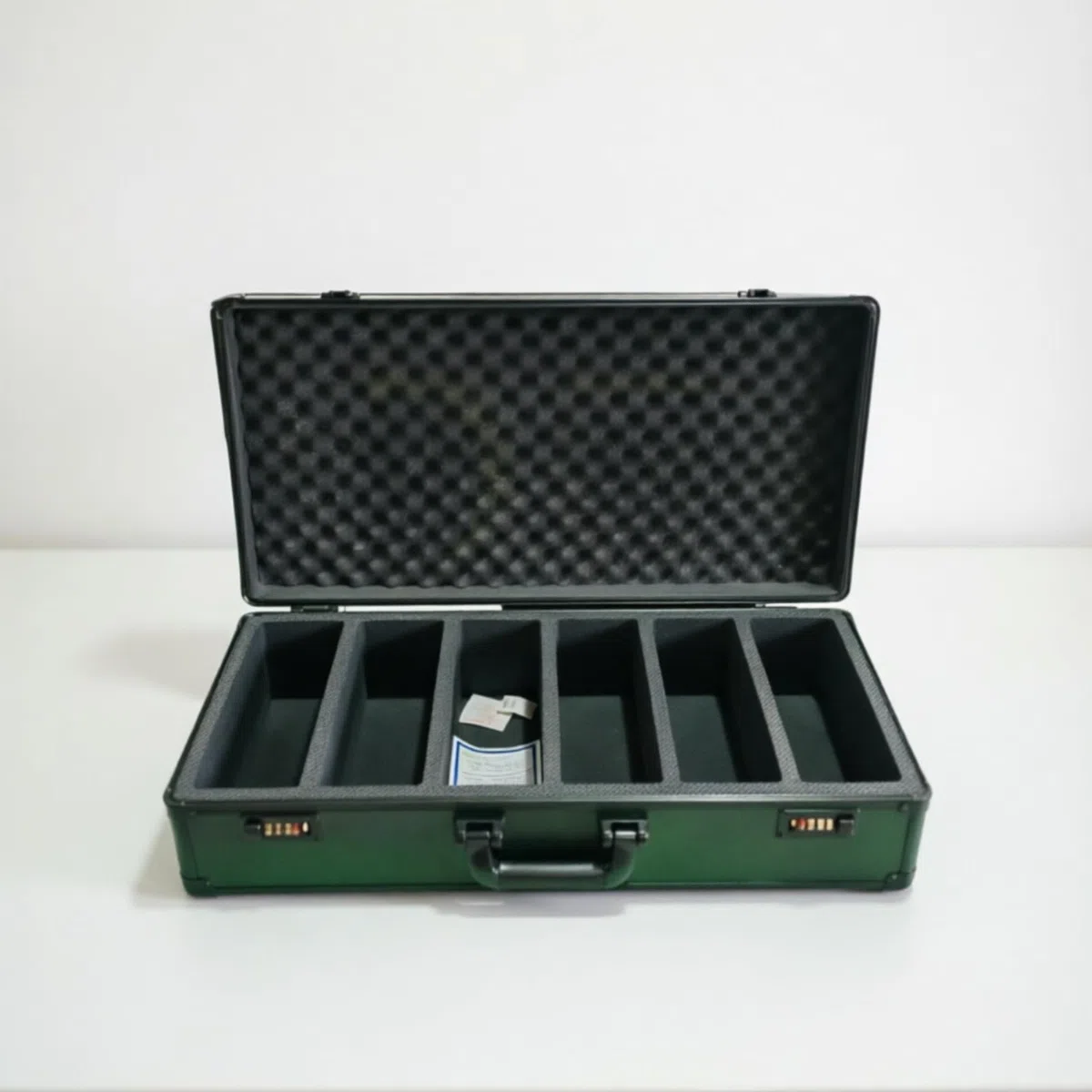 Kartenaufbewahrungskoffer Sammelkarten Box Etui Koffer Hülle mit Tragbarem Design Und Innenfächern für Schutz Transport, 3 Kartenfächer + 45 Steckplätze Mit Zahlenschloss