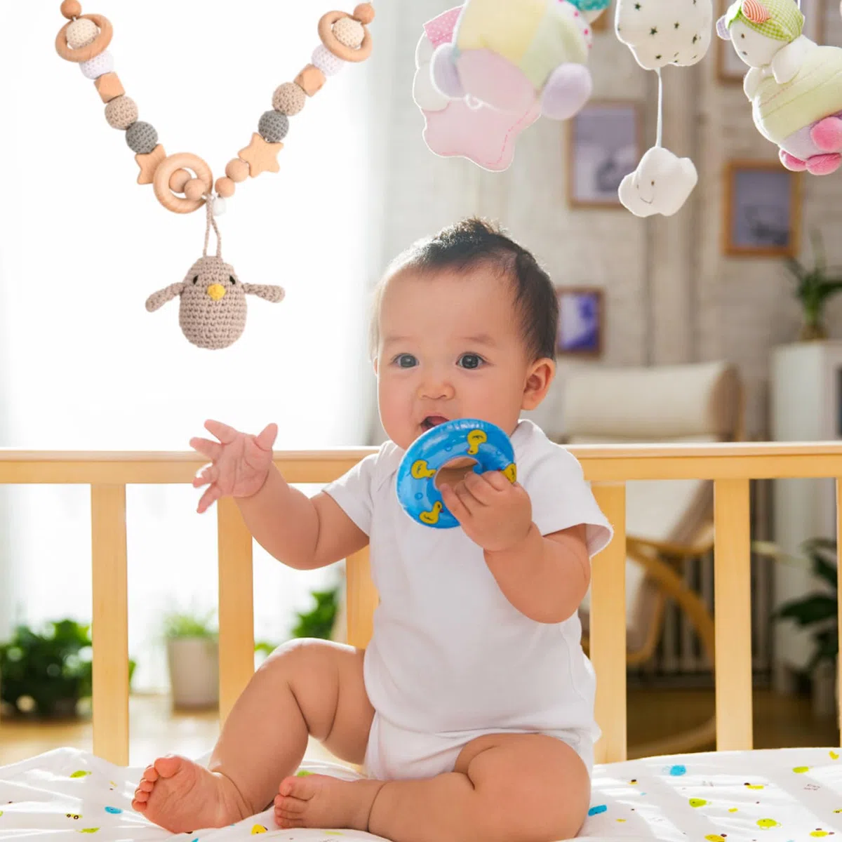 Kinderwagenkette aus Holz und Häkeln Niedliche Tierform Kinderwagenspielzeug mit Glocke für Baby Mädchen Junge