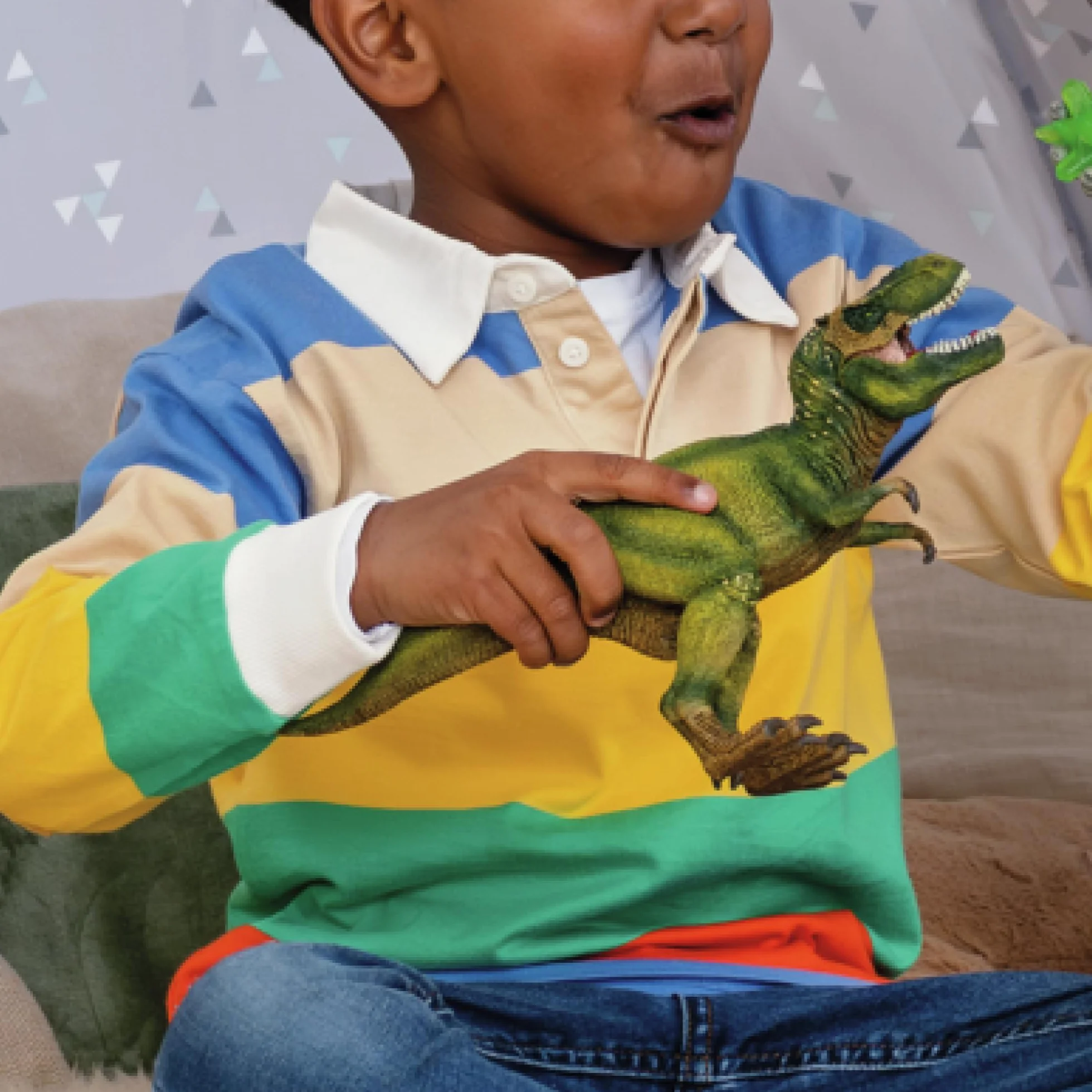SCHLEICH Dinosaurs | Tyrannosaurus Rex 14525 | detailgetreuer Dino mit beweglichem Kiefer | tolles Geschenk für Mädchen und Jungen Dinosaurier Spielzeug ab 3 Jahre | 28 x 10 x 14 cm