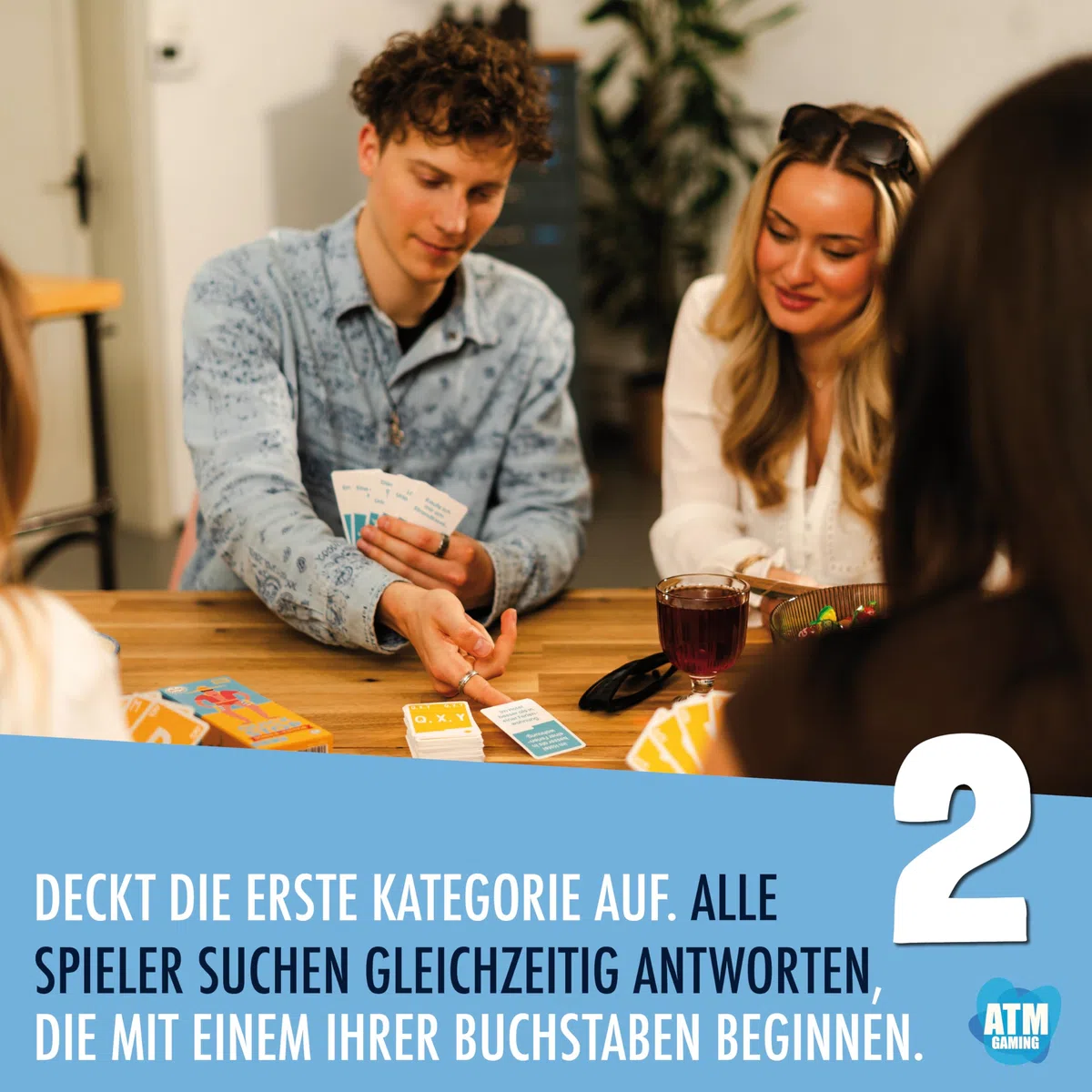 ATM Gaming QuickStop - Das Buchstaben-Duell - Familien-Edition - Kartenspiel für Kinder und Familien - Schnell und Verrückt - 2 bis 7 Spieler - Kartenspiel ab 7 Jahren - Familienspiel