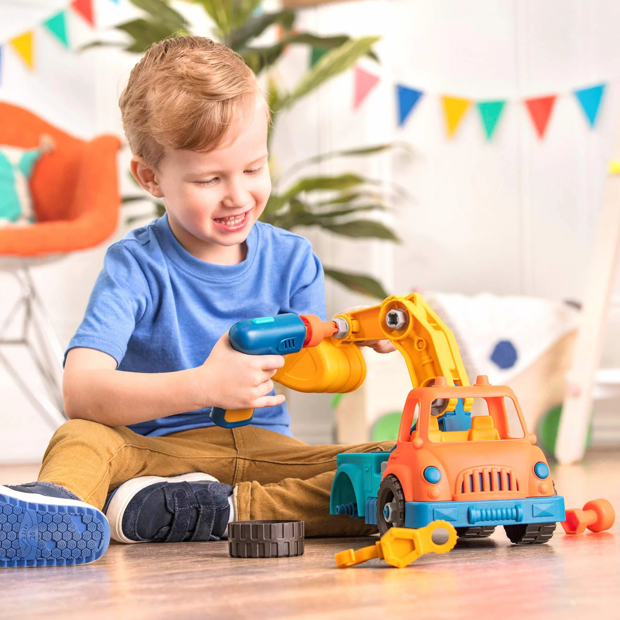 Battat - Konstruktionsspielzeug Kranwagen - Konstruktionsspielzeug Kranwagen - Spielzeugkranwagen mit Bohrmaschine für Kinder - STEM-Spielzeug - Entwicklungspolitischer Nutzen - 3 Jahre +